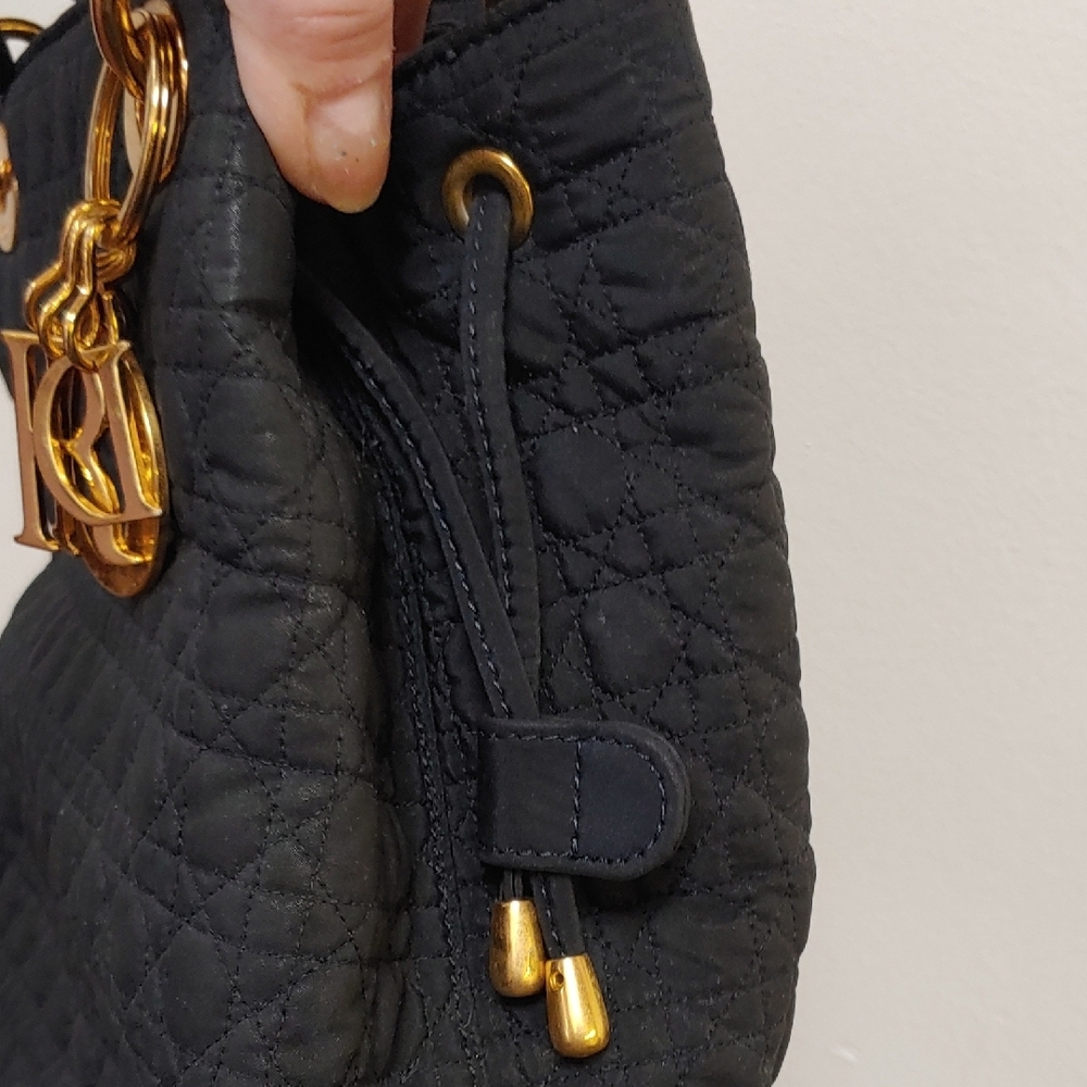 Dior Elegant Black Quilted Handbag - Picture 5 of 7